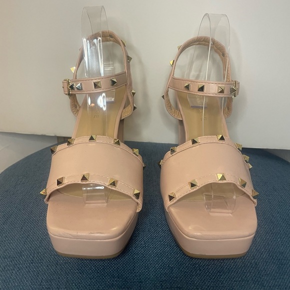 Rampage Light Pink Gold Studded Sandal Heels size 10 - Picture 2 of 15